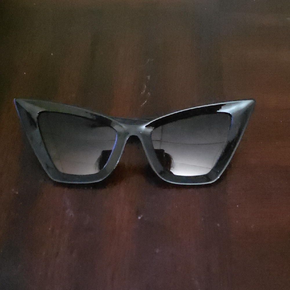 SHEIN Glossy Black Cat-Eye Sunglasses